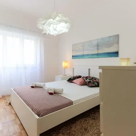 Santo Amaro Stylish By Homing Апартаменты Лиссабон